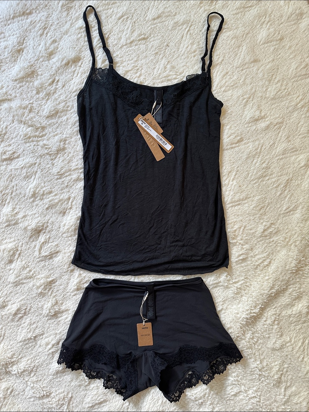 SKIMS Fits Everybody Lace-Trim Cami & Short Sleep Set NWT